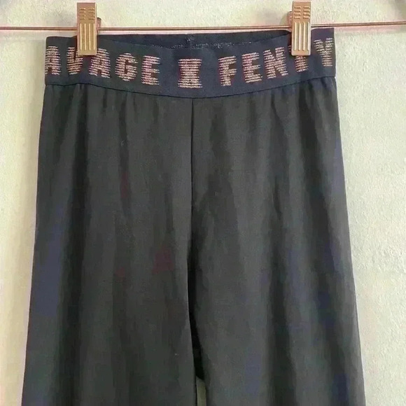 Savage x Fenty Forever Savage logo leggings in black - Picture 4 of 7